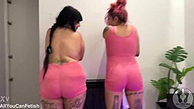 Curvy Babe Shakes Ass in Jeans Tease