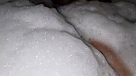 Who wants to join me for a relaxing jacuzzi jerk with foamy cock? 😏