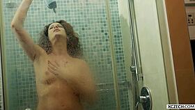 reina pornero in a relaxing shower on xczech com