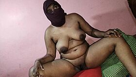 Kolkata college girl tries fingering her pussy medium size