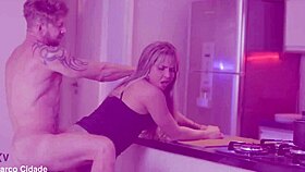 i fucked the housewife's tight pussy on the kitchen counter