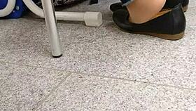 I was doin shoeplay and dippin with tan nylons and flats