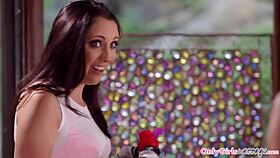 Lesbian Masseuse Pussylicks Before Scissoring