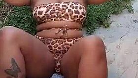 outdoor pussy squirting like crazy, you gotta see this!