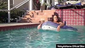 milf vicky vette, wanna see teal conrad lick poolside?