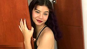 hermanastra me deja correrme en su coño, verdad