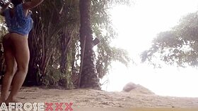 I’m Obsessed with This Black Girl Teasing on the Beach So Much