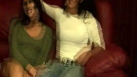 Gorgeous brunette girlfriends kiss and face sit to orgasm in lesbian audition.