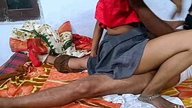 इंडियन वाइफ होममेड अपडेट हसबैंड के साथ