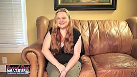 Smiling chubby nympho rose enjoys a casual chat