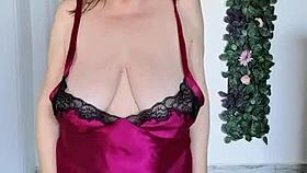 Granny MariaOlds dances in lilac and teases with shaved play.