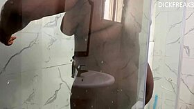 Hot Quickie With Boss Wife In Bathtub?