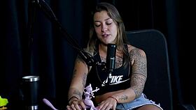 Yo, Oruan ain’t your type? Kissed celebs, started nude chaos, now wants two bi guys! 😜