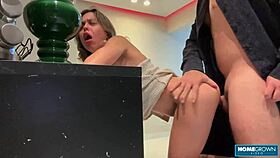 scarlett taylor blows lover while driving