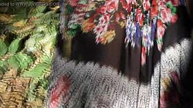 Hairy mature woman flashing her pussy in the park! So exhibitionist 😏