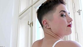 मिका बख्तियारी तीव्र चुदाई सेशन के लिए लौटी