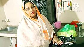 Desi Tarki Sasur Ne Bahu Ko Prlela