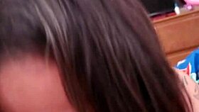 mi madrastra tragando semen por las mañanas con striptease 😏💦