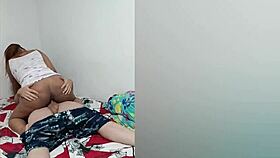 I Offer Hamburgers to Pregnant Venezuelan for Video Recording