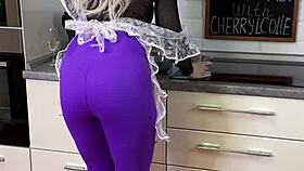 hey cherrylcolle, wanna share breakfast and show that big ass?