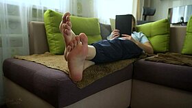 Wow! Sexy Teen Amateur Shows Off Dirty Bare Soles!