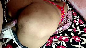 मेरी सुपर सेक्सी साली बहन मेरे साथ फुल सेक्स करती है।