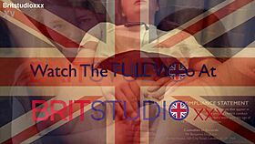 Wanna see a naughty college student touch herself?