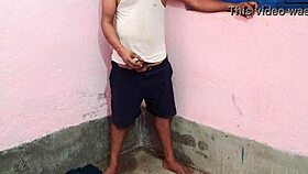 गर्म इंडियन सौतेली माँ को सौतेले बेटे से रोज टाइट चूत में ड्रिल्ड किया जाता है