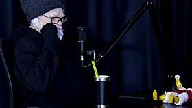 Safada Does A Sensual Stripper Show, Revealing Her Peitos And Talking About Transsexuals And Virginity