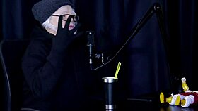 Safada Does A Sensual Stripper Show, Revealing Her Peitos And Talking About Transsexuals And Virginity