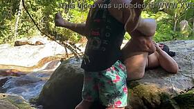 Esposa Rabuda Gostosa Transando No Mato