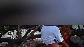 Chica Perdida En El Campo Se Coge A Desconocido Y Le Termina En El Culo