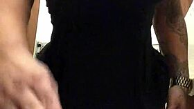 angel lima se masturbando no shopping com plug no cuzinho