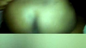 Preta Sentando Com O Rabo