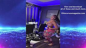 check out this hella cake ass in a dress 😍