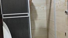 detr�s de c�maras mi casera me cobra la renta en el ba�o