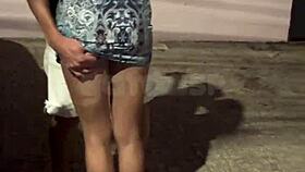 casada conhece dois novinhos na balada apronta na frente do corno leva eles embora pro carro e depois fode na rua completo red