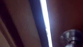 espío a mi madrastra en el baño y grabo todo