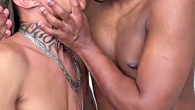 nem acreditei no tamanho da lapada do negão, o baiano pauzudo arrombou meu cu, você acredita?