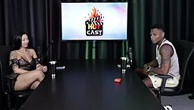 Medindo o tamanho da bunda da morena gostosa e o resultado foi - will mastro sheer red