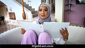 Visiting Co-Worker Hijab-Wearing Babe Babi For Intense Sex