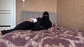 Turkish Khalifa cums very wet without panties.