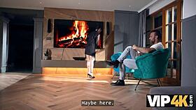 ओलिविया ज़्लोटा हॉर्नी सौतेले डैडी के लिए अपनी गंद हिलाती है!