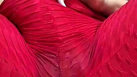 frotando mi co�o a traves de leggins hasta mojarlos delicioso - se moja y habla tan sucio que te hace excitar demasido