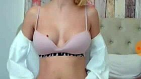 Louiseivyx performs a topless camshow with big tits and ass.