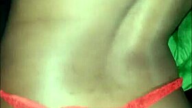 com a cunhadinha no sofa da sala no maior tesao tava vazanu orgasmo