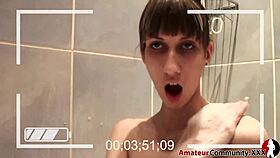 ugly face foamy fingering session in bathtub