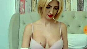 Louiseivyx performs a topless camshow with big tits and ass.