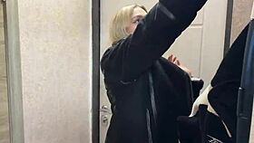 Stranger Divorced for Wild Sex with New iPhone as Bait