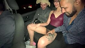 A loirinha gets into trouble with two in car ride